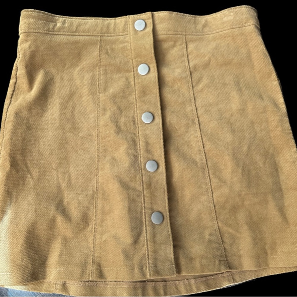 Altard State medium tan skirt. Like new condition.